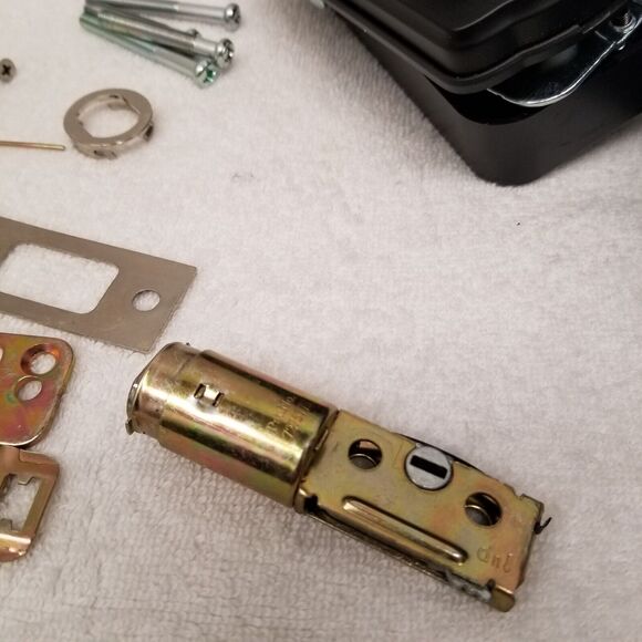 Teeho keypad digiral deadbolt (for parts only don't have key) - Picture 10 of 13